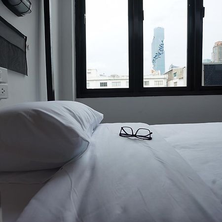 Puck Hostel Bangkok Exterior photo